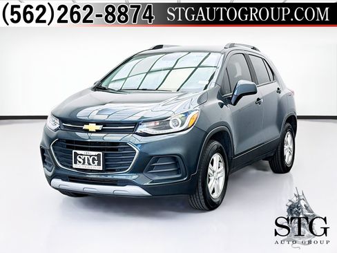Used 2021 Chevrolet Trax LT AWD/4WD image 1