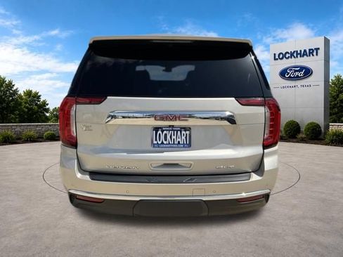 Used 2022 GMC Yukon XL SLT w/ SLT Premium Package AWD/4WD image 6