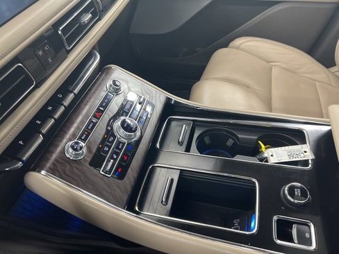 Used 2023 Lincoln Aviator Reserve w/ Equipment Group 201A image 20