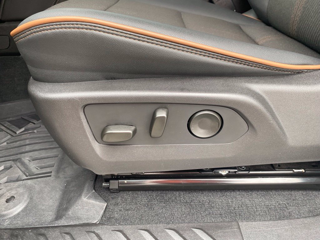 Used 2025 GMC Canyon AT4 AWD/4WD image 17