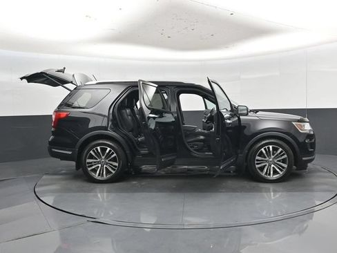 Used 2018 Ford Explorer Platinum AWD/4WD image 60