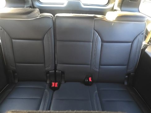 Used 2024 Chevrolet Suburban Premier image 19