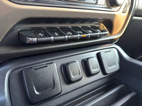 Used 2015 GMC Sierra 3500 Denali w/ Duramax Plus Package image 35