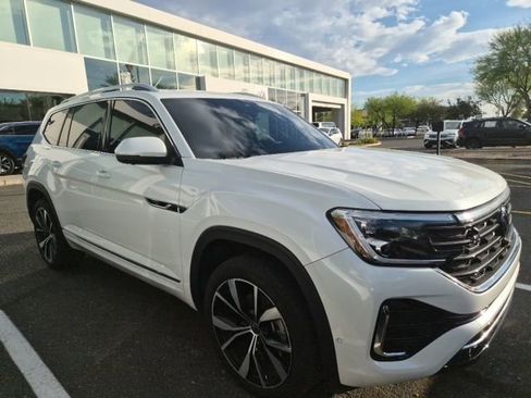 Used 2024 Volkswagen Atlas SEL Premium R-Line image 2