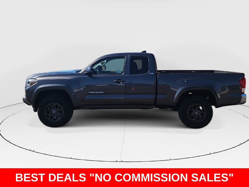Used 2017 Toyota Tacoma SR5 w/ Tow Package RWD image 6