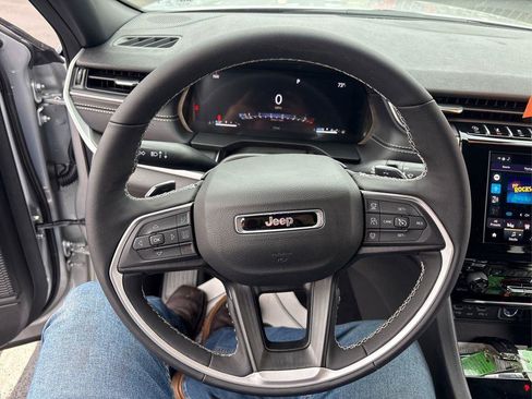 New 2026 Jeep Grand Cherokee L 4WD image 14