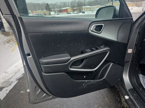 Used 2023 Kia Soul LX w/ Option Group 015 image 15