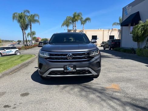 Used 2021 Volkswagen Atlas Cross Sport SE image 2