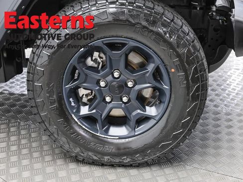 Used 2023 Jeep Wrangler Unlimited w/ Sun & Screen Package AWD/4WD image 31