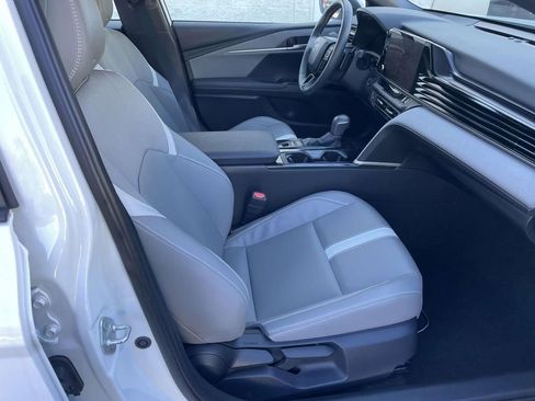 Used 2025 Toyota Camry SE image 47