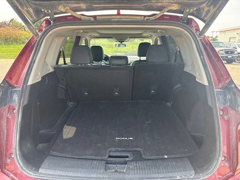 Used 2024 Nissan Rogue SV w/ SV Premium Package AWD/4WD image 9