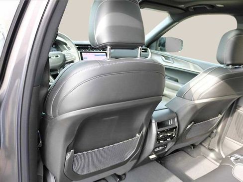 New 2025 Jeep Grand Cherokee Limited w/ Black Appearance Package image 15