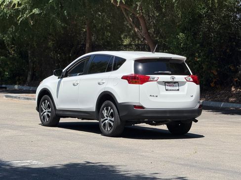 Used 2015 Toyota RAV4 LE FWD image 3