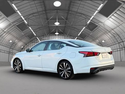 Used 2022 Nissan Altima 2.5 SR image 4