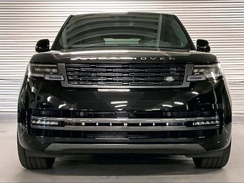 New 2026 Land Rover Range Rover SE image 2