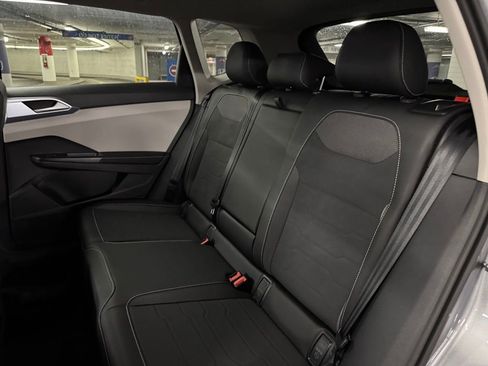 New 2025 Volkswagen Taos SE image 19