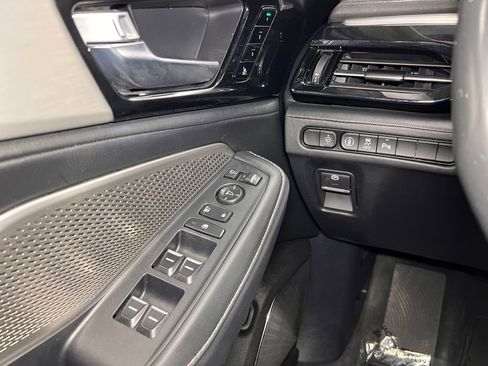 Used 2024 Acura MDX SH-AWD w/ Technology Package image 10