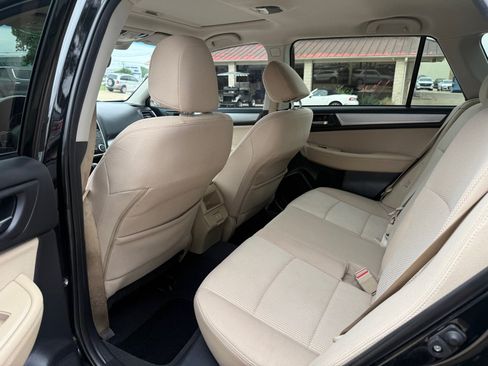 Used 2019 Subaru Outback 2.5i Premium AWD/4WD image 16