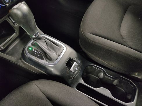 Used 2020 Jeep Renegade Sport image 26