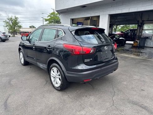 Used 2017 Nissan Rogue Sport SV w/ SV All-Weather Package AWD/4WD image 4