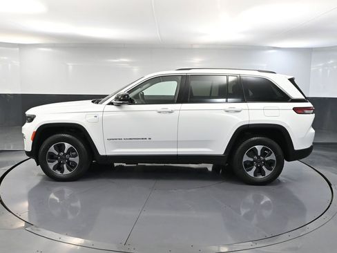 Used 2022 Jeep Grand Cherokee Limited 4xe image 9
