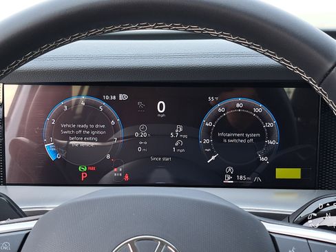 New 2026 Volkswagen Tiguan SE image 19