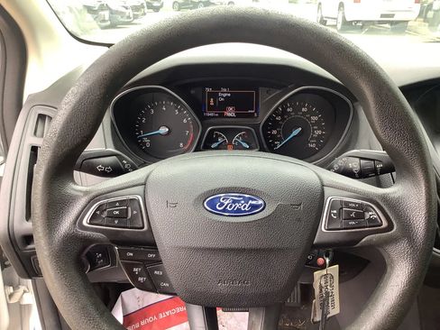 Used 2016 Ford Focus SE FWD image 21