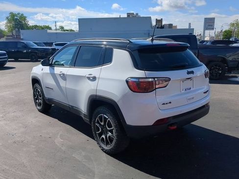 Used 2025 Jeep Compass Trailhawk AWD/4WD image 4
