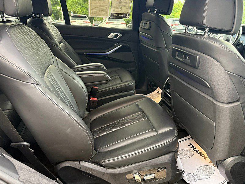 Used 2019 BMW X7 xDrive40i w/ Premium Package AWD/4WD image 11