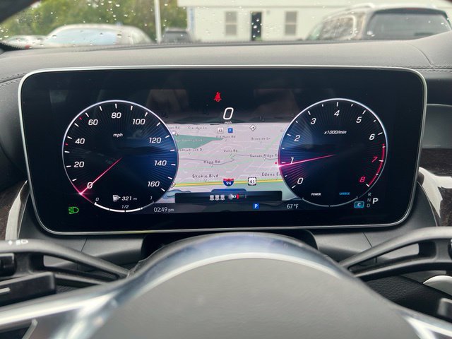 Used 2024 Mercedes-Benz GLC 300 4MATIC image 4
