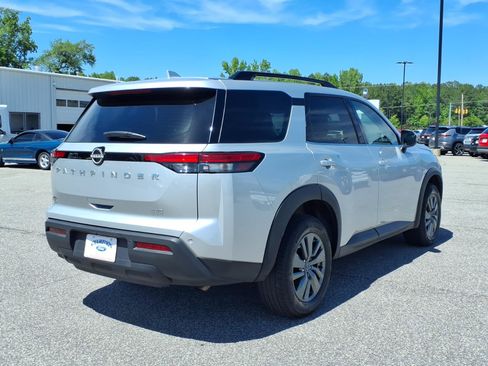 Used 2025 Nissan Pathfinder SV AWD/4WD image 26
