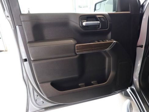 Used 2021 Chevrolet Silverado 1500 LT AWD/4WD image 12