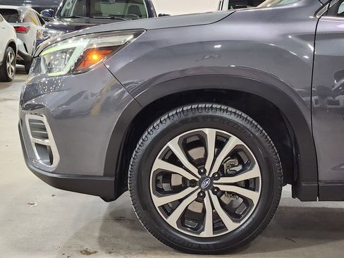 Used 2020 Subaru Forester Limited image 5