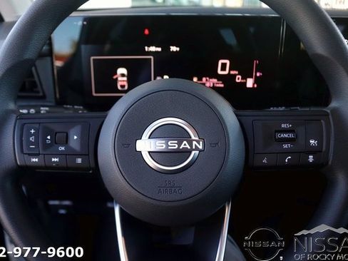 Used 2025 Nissan Kicks SV w/ Charging Package image 15