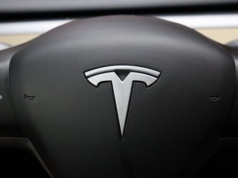 Used 2023 Tesla Model 3 Standard Range image 48