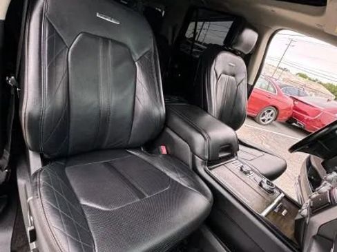 Used 2018 Ford Expedition Platinum AWD/4WD image 21