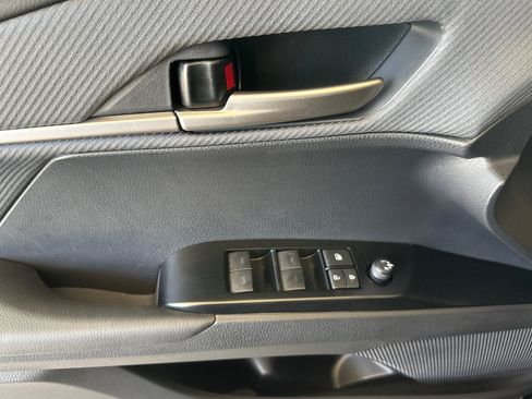 New 2026 Toyota Camry Hybrid FWD image 12