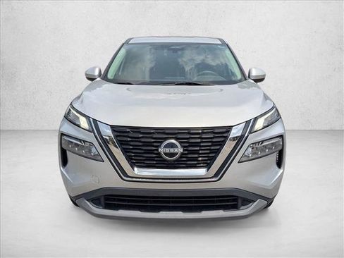 Used 2023 Nissan Rogue SV FWD image 2