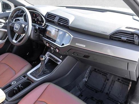 Certified 2025 Audi Q3 2.0T Premium Plus w/ Premium Plus Package image 25