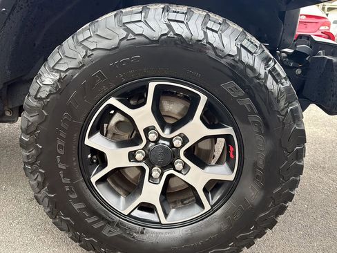 Used 2018 Jeep Wrangler Unlimited Rubicon image 14