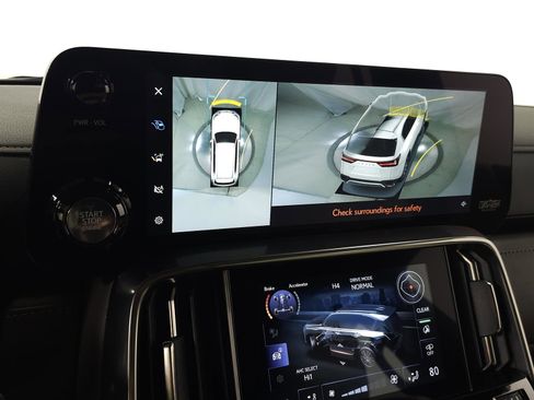 Used 2024 Lexus LX 600 4WD w/ Appearance Package image 32