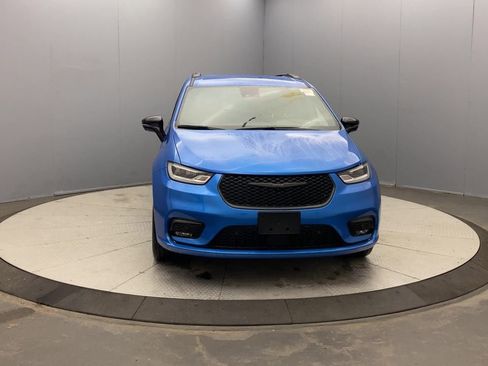 New 2026 Chrysler Pacifica Select w/ S Appearance Package image 8