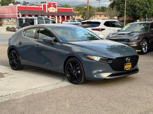 Used 2021 MAZDA MAZDA3 s FWD image 2