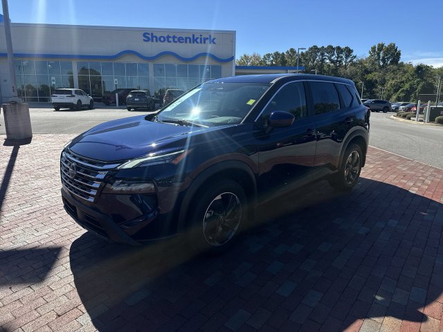 Used 2026 Nissan Rogue SV FWD image 1