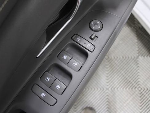 Used 2022 Hyundai Elantra SEL w/ Convenience Package image 16