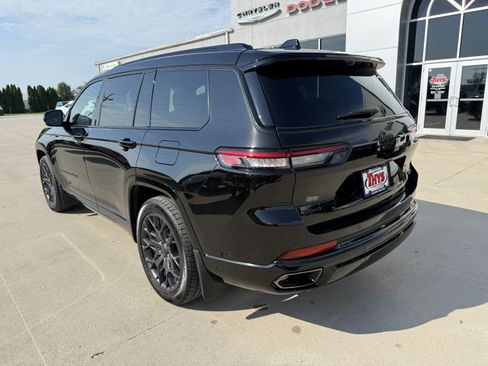 Used 2025 Jeep Grand Cherokee L Summit w/ Advanced Protech Group IV AWD/4WD image 43