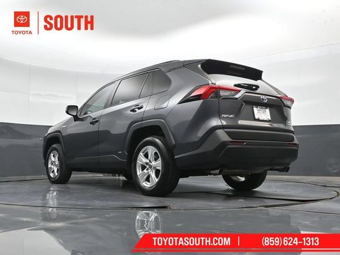 Used 2021 Toyota RAV4 LE AWD/4WD image 41