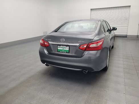Used 2017 Nissan Altima 3.5 SL w/ 3.5SL Technology Package image 7