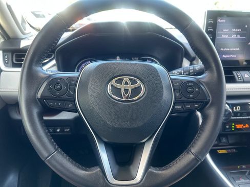 Certified 2022 Toyota RAV4 Limited AWD/4WD image 17