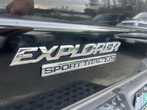 Used 2005 Ford Explorer Sport Trac 4x4 image 19